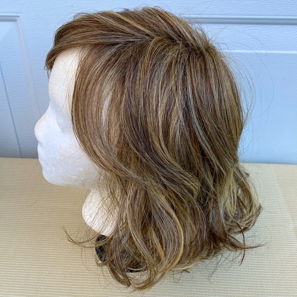 Wave It Off Wig by Hairdo Hairuwear) in Glazed Mocha